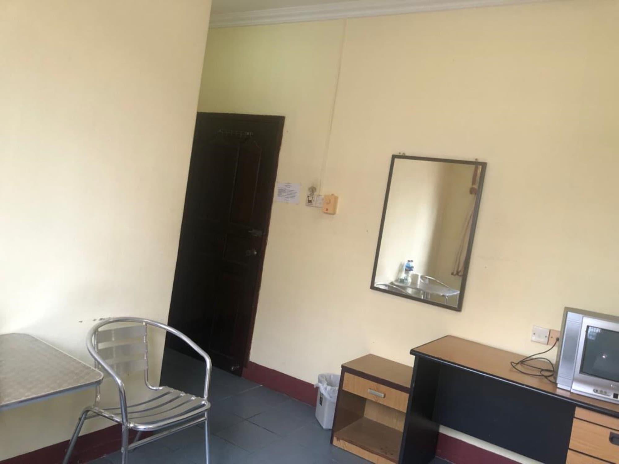 Hotel Pelita Terang Nagoya Luaran gambar